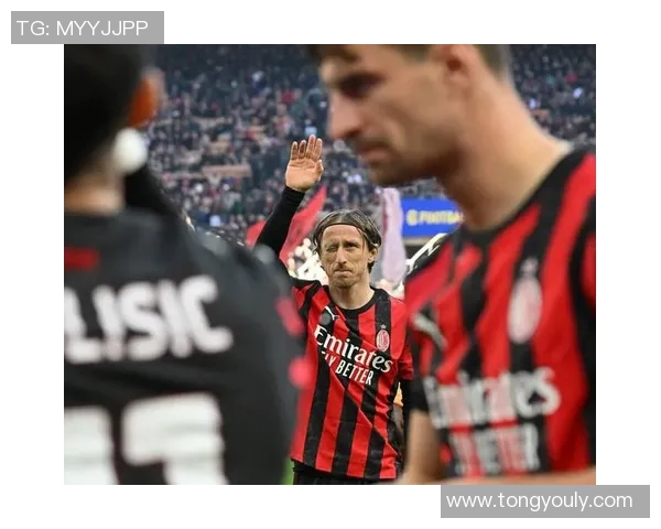 AC米兰足球明星精彩瞬间图片集锦展现球队辉煌历史与球员风采 AC米兰足球明星精彩瞬间图片集锦展现球队辉煌历史与球员风采